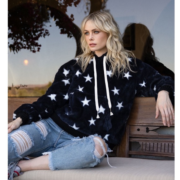 Desired Collection Tops - ✨LAST Stars Super Cozy Black Hoody